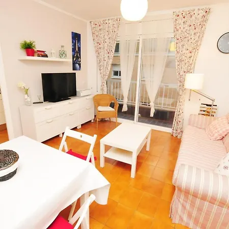 Homeholidaysrentals Happiness * Calella